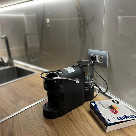 Apartman Near & Blloku Area *